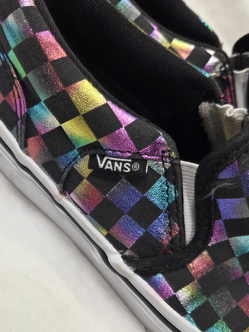 Vans Kids Slip-On Sneakers Black with Iridescent Rainbow Checkerboard Girl Sz 4